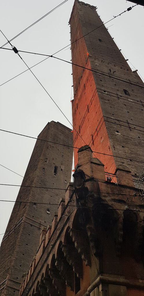Bologna e il Cinema due Torri